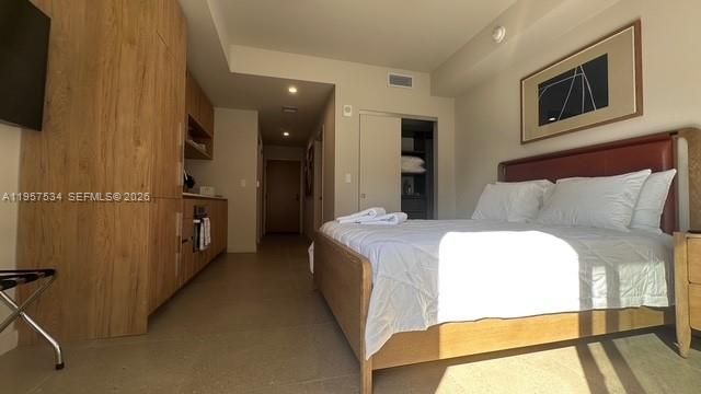 11 NE 6th St 902, Miami, FL 33132