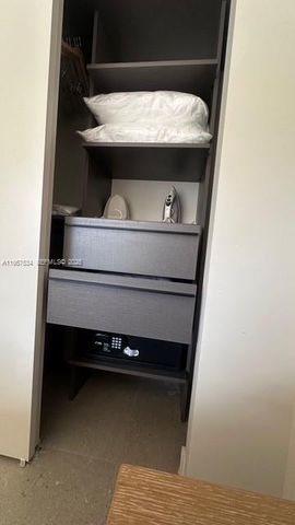 11 NE 6th St 902, Miami, FL 33132