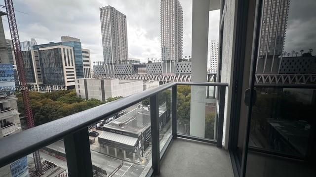 11 NE 6th St 902, Miami, FL 33132