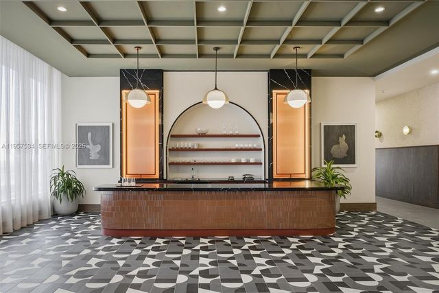 11 NE 6th St 902, Miami, FL 33132