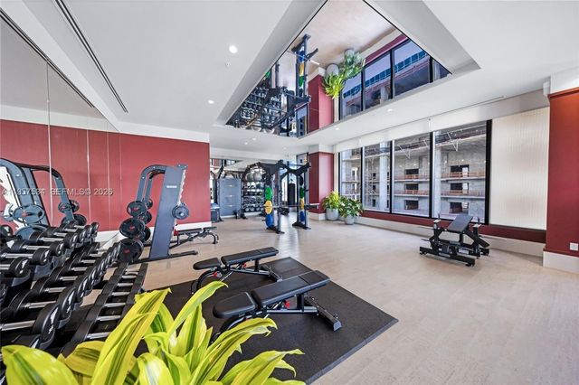 11 NE 6th St 902, Miami, FL 33132