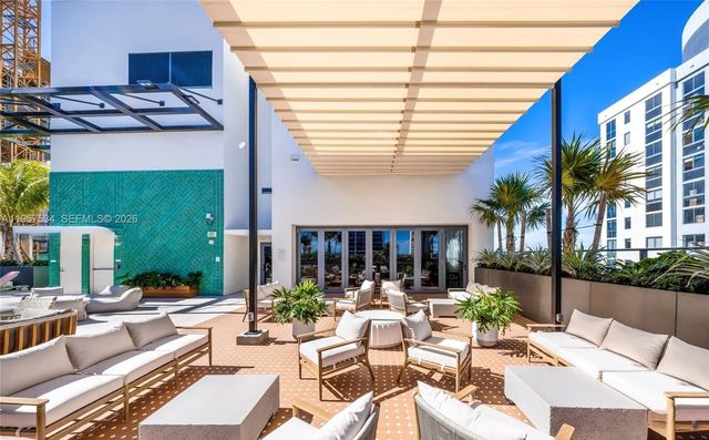 11 NE 6th St 902, Miami, FL 33132