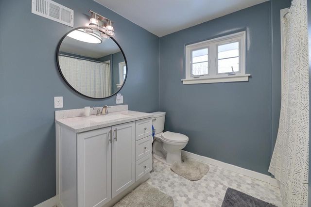 1518 Laurel Avenue, Janesville, WI 53548