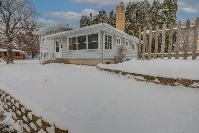 1518 Laurel Avenue, Janesville, WI 53548