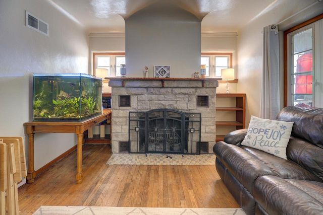 1518 Laurel Avenue, Janesville, WI 53548