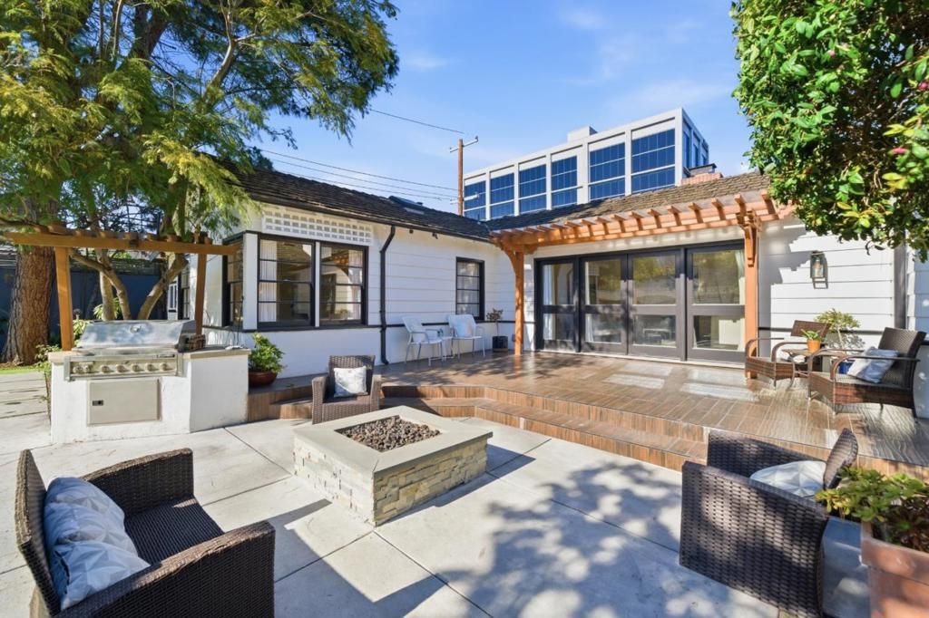 Image 5 of property listing at 30 Mission Drive, San Mateo, CA 94402