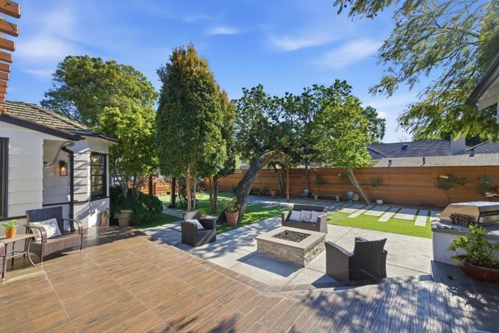 Image 6 of property listing at 30 Mission Drive, San Mateo, CA 94402