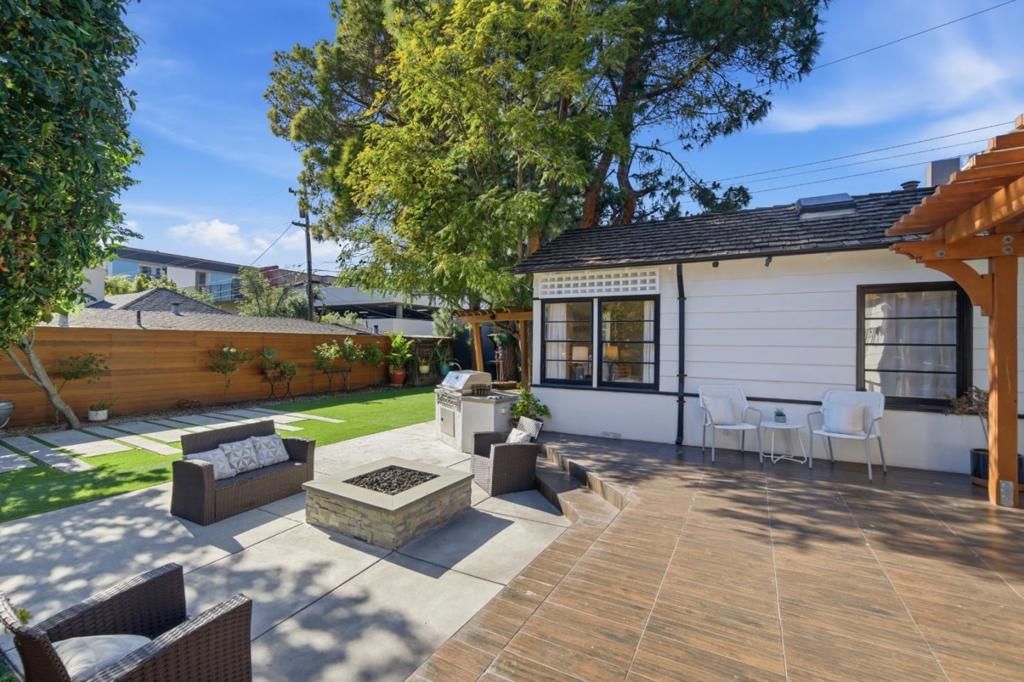 Image 7 of property listing at 30 Mission Drive, San Mateo, CA 94402