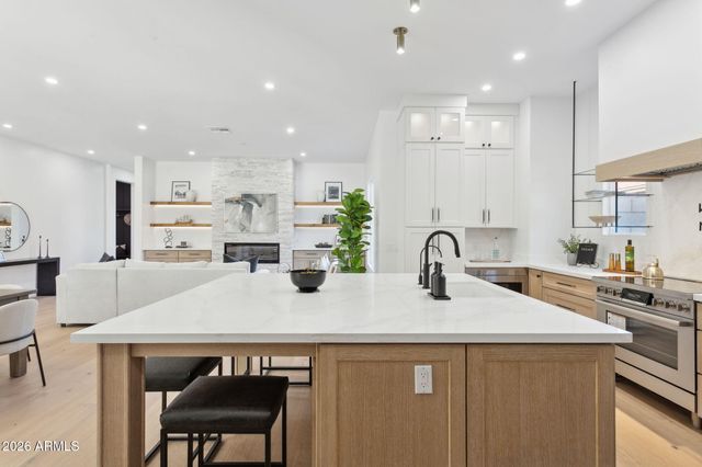 5335 E KELTON Lane, Scottsdale, AZ 85254