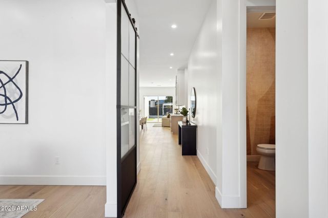 5335 E KELTON Lane, Scottsdale, AZ 85254