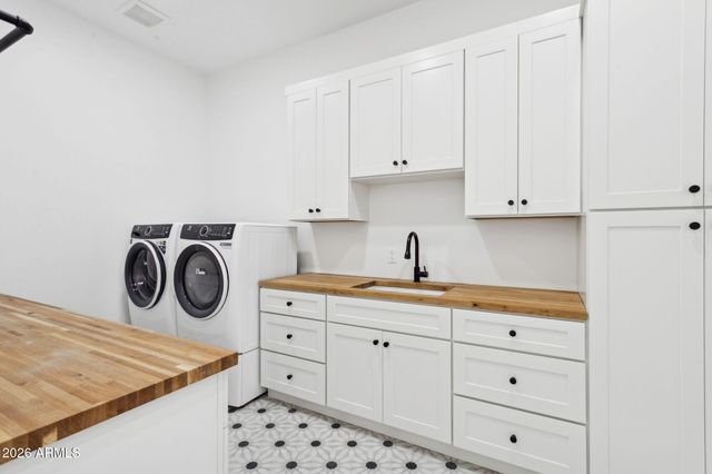 5335 E KELTON Lane, Scottsdale, AZ 85254