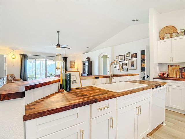 8195 WESTMONT TERRACE DRIVE, Lakeland, FL 33810