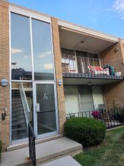 28111 Jefferson Avenue, St Clair Shores, MI 48081