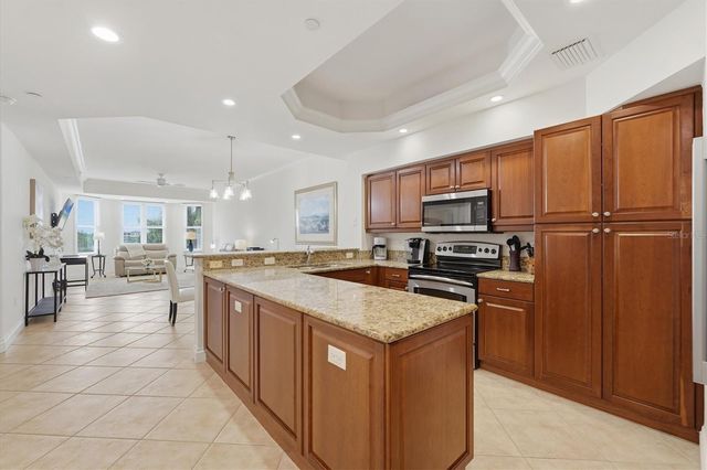 8111 LAKEWOOD MAIN STREET 306, Lakewood Ranch, FL 34202