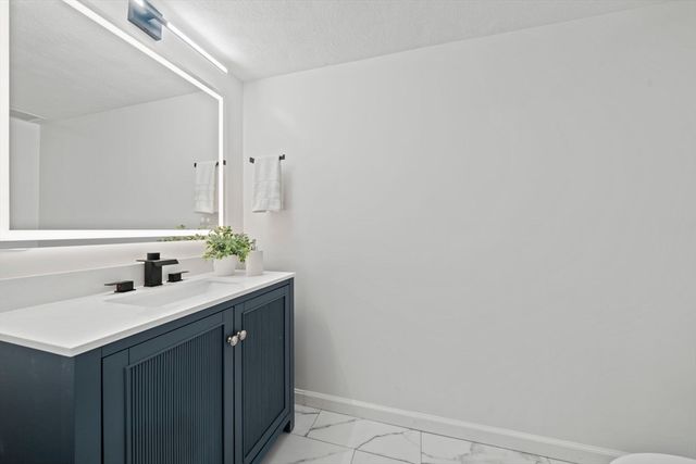 24 Pelican Dr 24, Walpole, MA 02081