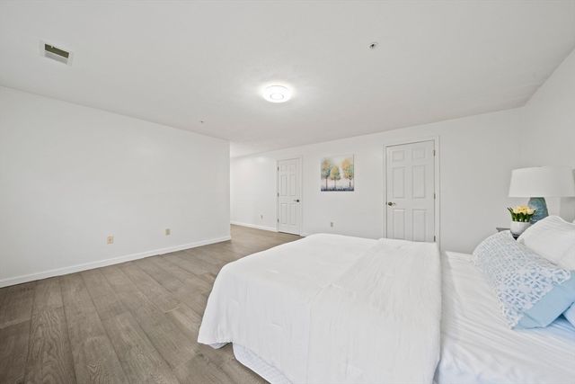 24 Pelican Dr 24, Walpole, MA 02081