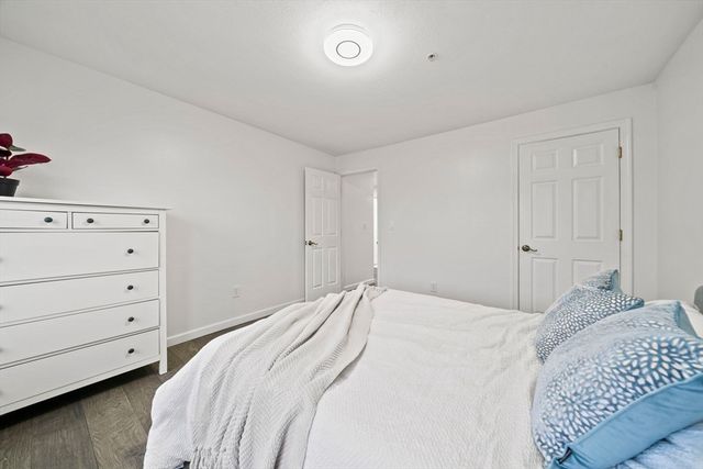 24 Pelican Dr 24, Walpole, MA 02081