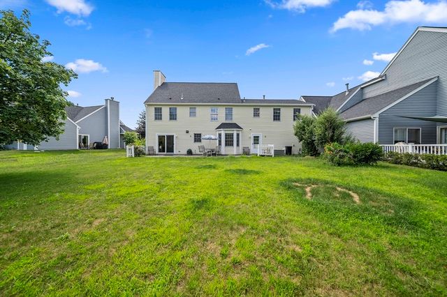 24 Pelican Dr 24, Walpole, MA 02081