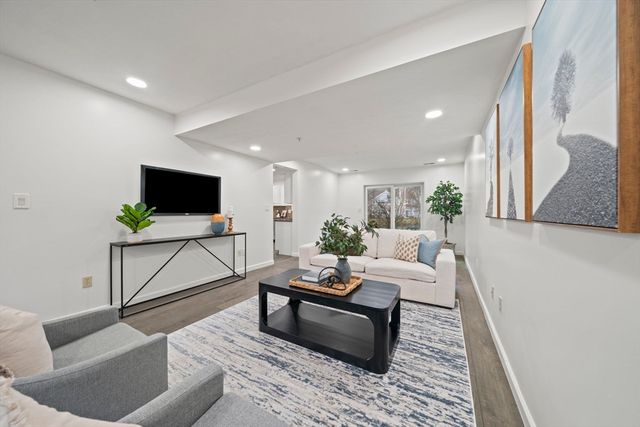 24 Pelican Dr 24, Walpole, MA 02081