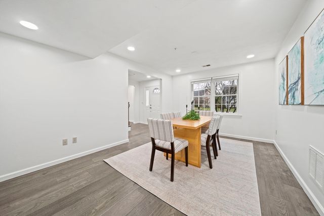 24 Pelican Dr 24, Walpole, MA 02081