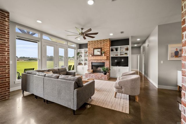 44 Cessna Avenue, Greenbrier, AR 72058