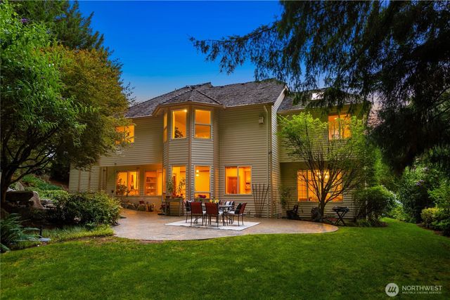 3910 225th Court NE, Redmond, WA 98053