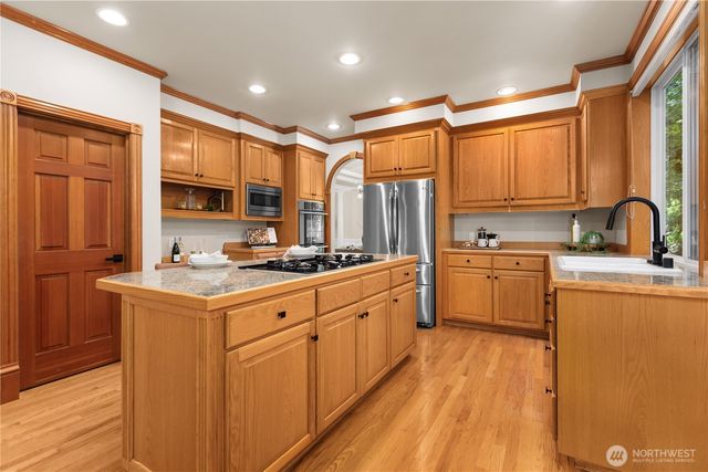 3910 225th Court NE, Redmond, WA 98053