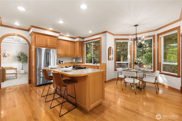 3910 225th Court NE, Redmond, WA 98053