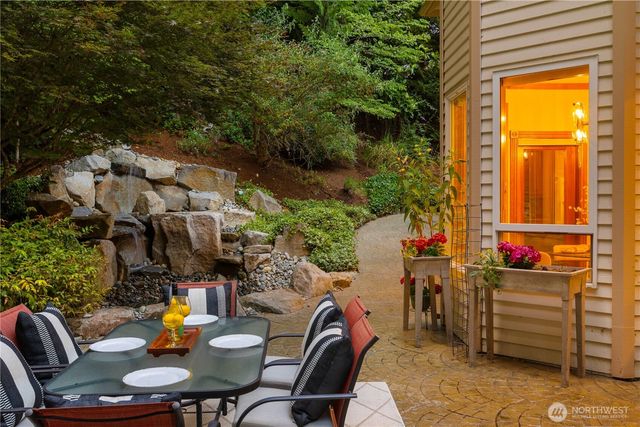 3910 225th Court NE, Redmond, WA 98053