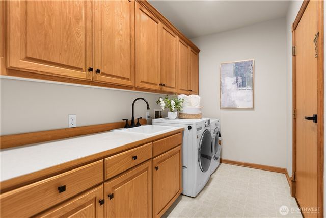 3910 225th Court NE, Redmond, WA 98053