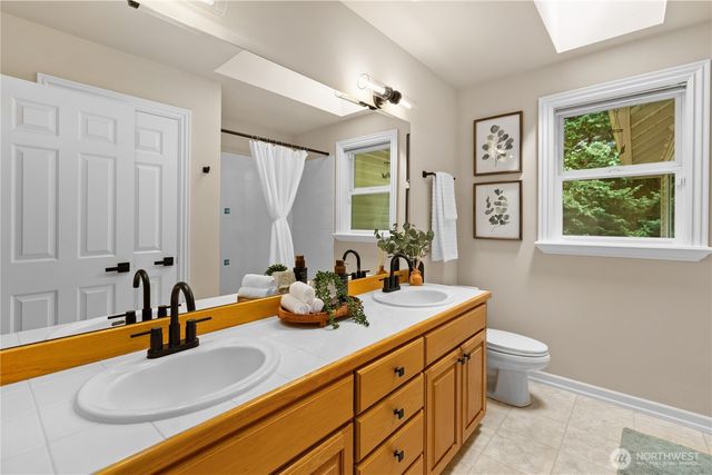 3910 225th Court NE, Redmond, WA 98053