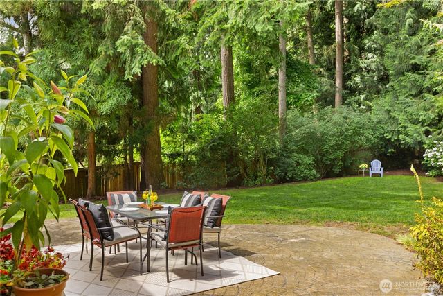 3910 225th Court NE, Redmond, WA 98053
