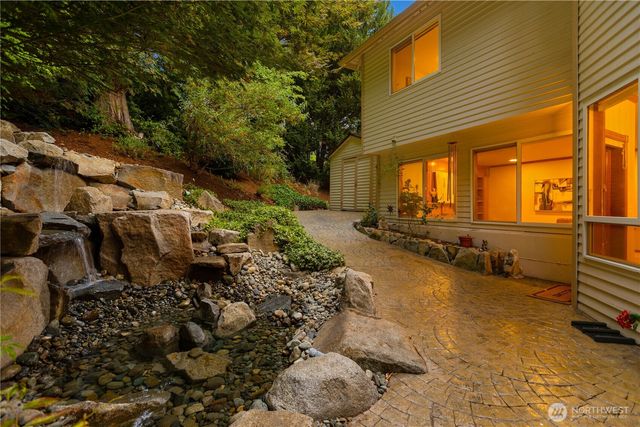 3910 225th Court NE, Redmond, WA 98053