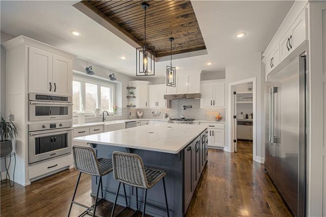 2002 Foxtail Point, Kearney, MO 64060