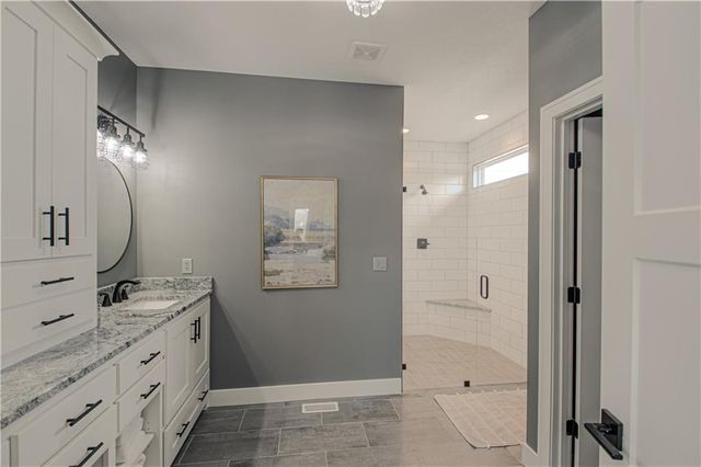 2002 Foxtail Point, Kearney, MO 64060