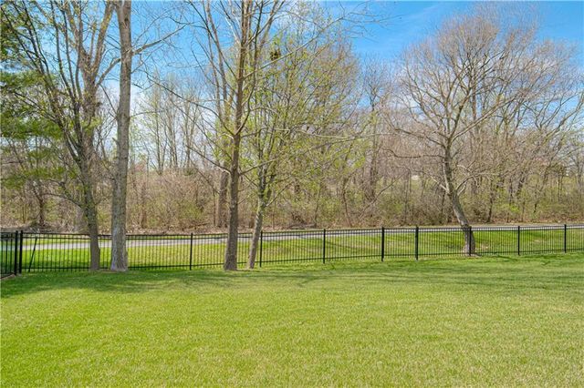 2002 Foxtail Point, Kearney, MO 64060