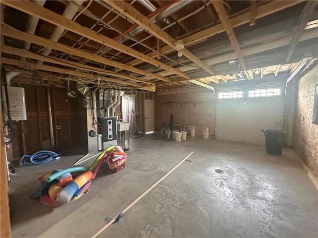 2002 Foxtail Point, Kearney, MO 64060