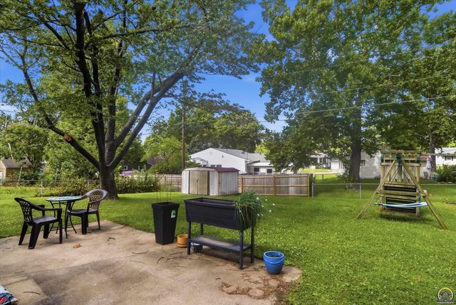 2543 SW Kent ST, Topeka, KS 66614