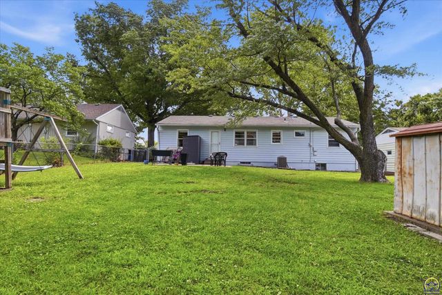 2543 SW Kent ST, Topeka, KS 66614