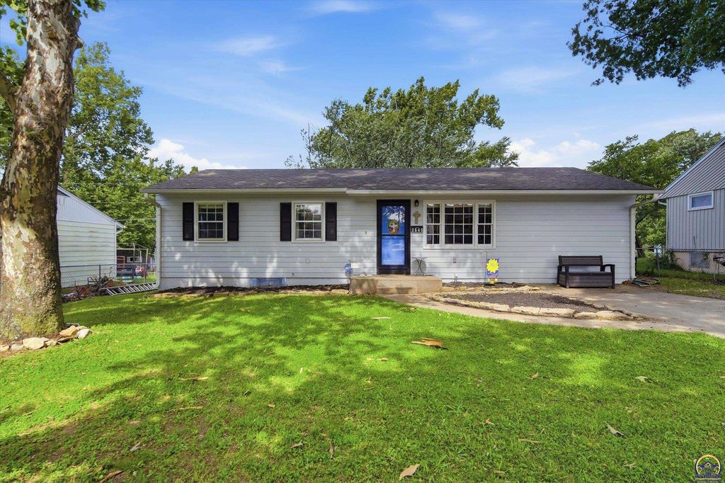 2543 SW Kent ST, Topeka, KS 66614