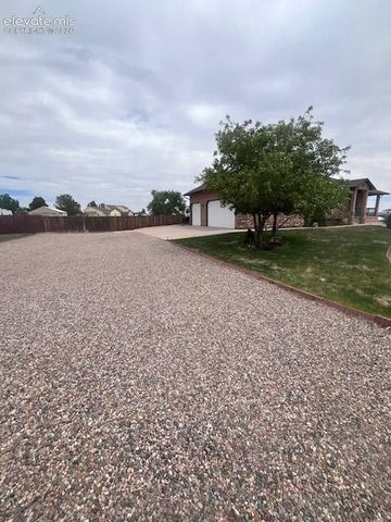 777 Woodleaf Drive, Pueblo West, CO 81007