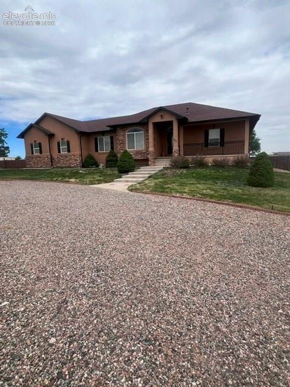 777 Woodleaf Drive, Pueblo West, CO 81007