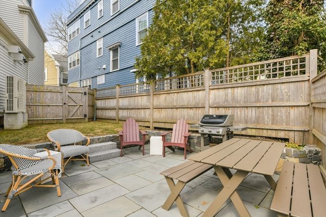 39 Hammond Street 2, Cambridge, MA 02138