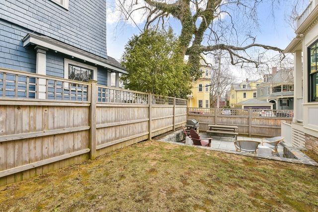 39 Hammond Street 2, Cambridge, MA 02138