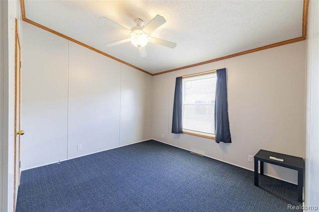 11160 Chestnut Run Court, South Lyon, MI 48178