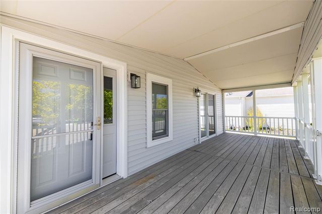11160 Chestnut Run Court, South Lyon, MI 48178