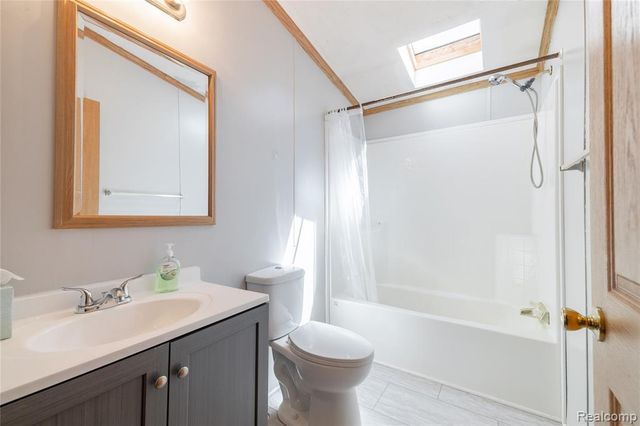 11160 Chestnut Run Court, South Lyon, MI 48178