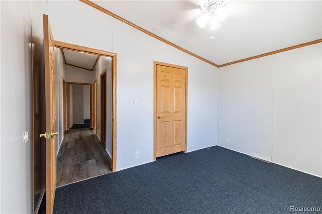 11160 Chestnut Run Court, South Lyon, MI 48178
