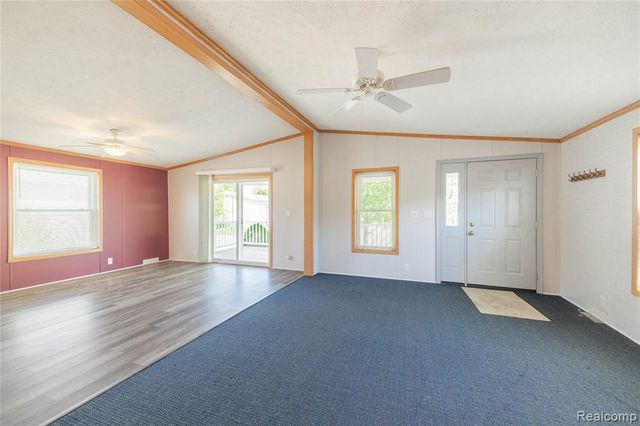 11160 Chestnut Run Court, South Lyon, MI 48178