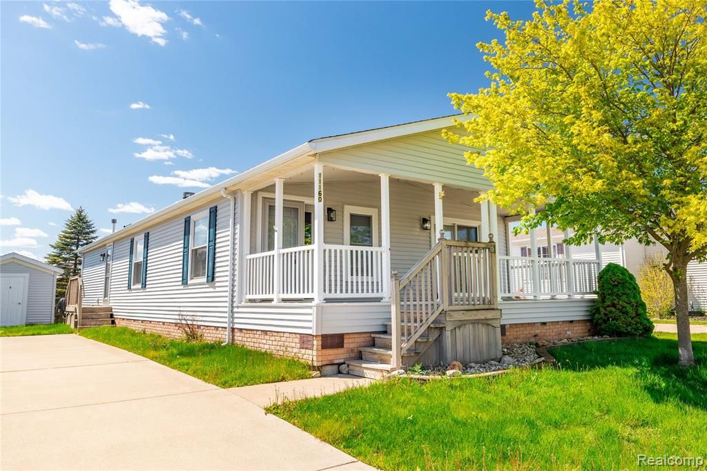 11160 Chestnut Run Court, South Lyon, MI 48178